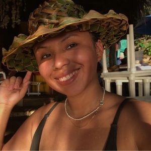 Meet your Posher, Naomy